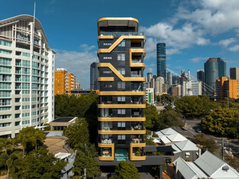 Monterey Apartments, Brisbane: completed recladded elevation